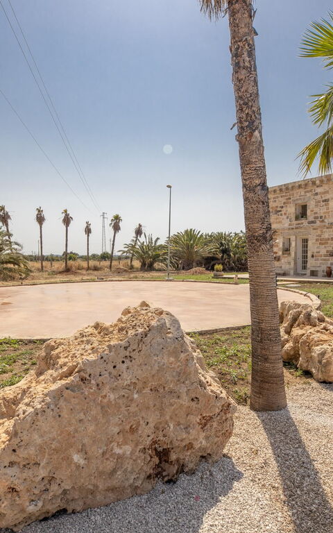 Villa Turris: Hage, Hovedinngang