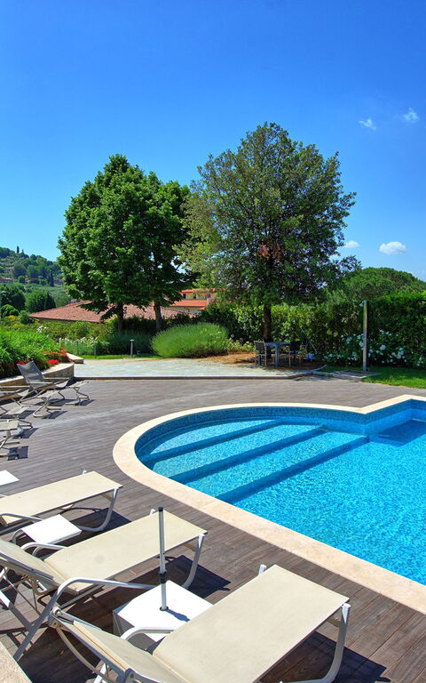 Casa White: basseng, Utendørs