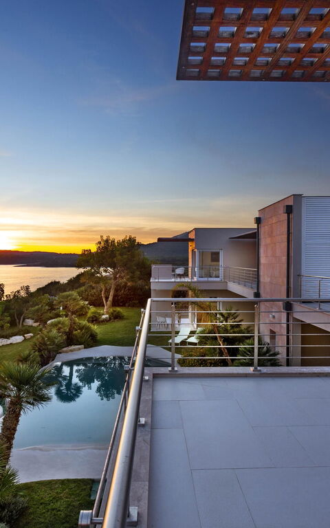 Villa Vera: Balkong / terrasse / uteplass, basseng, Hage, Visningar