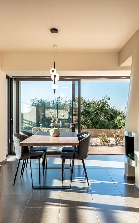 Aelia: Balkong / terrasse / uteplass, Hage, Hovedinngang, Lunsjrom, Stue