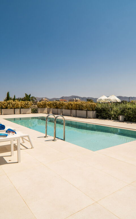 Iris: basseng, Eksteriør, Hage, Utendørs