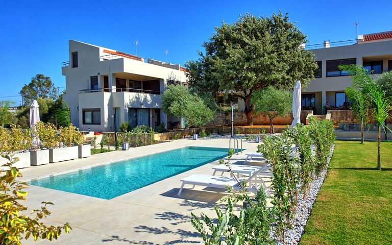 Iris: basseng, Eksteriør, Hage, Utendørs