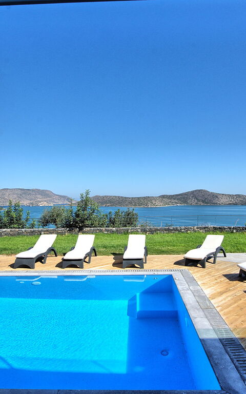 Villa Marina: basseng, Hage, Utendørs