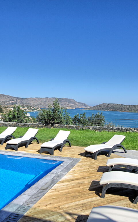 Villa Marina: basseng, Hage, Utendørs