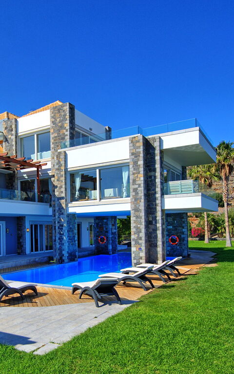 Villa Marina: basseng, Hage, Utendørs