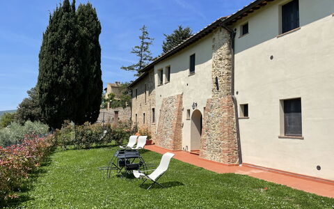 Feriebolig Pesa: Eksteriør, Hage, Utendørs, Visningar