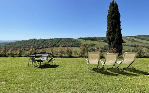 Feriebolig Pesa: Hage, Utendørs, Visningar