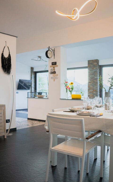 Villa Vincenzo: Balkong / terrasse / uteplass, Lunsjrom