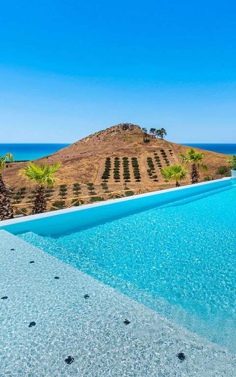 Villa Domizia: basseng, Sommer, Visningar