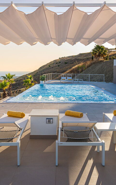 Villa Domizia: Balkong / terrasse / uteplass, basseng, Visningar