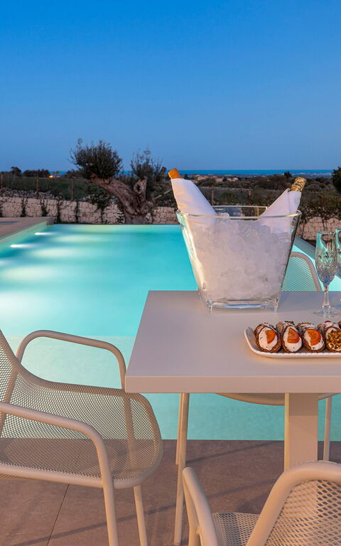 Villa Mora: basseng, Eksteriør, Utendørs, Visningar