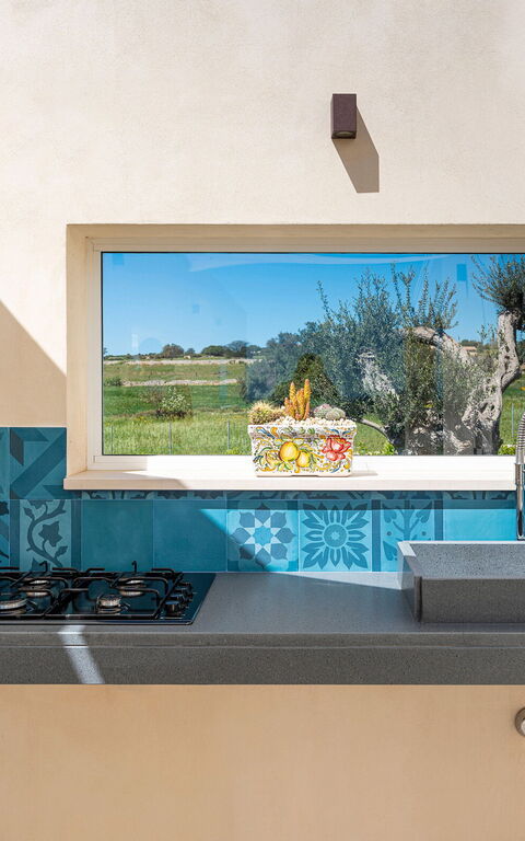 Villa Mora: Hage, Utendørs, Visningar