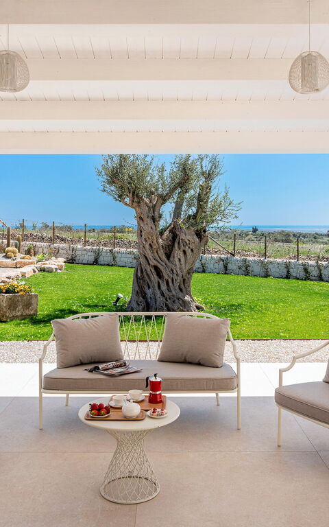 Villa Mora: Hage, Utendørs, Visningar