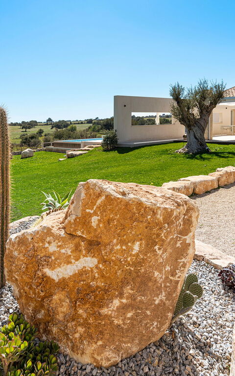 Villa Mora: Hage, Utendørs, Visningar