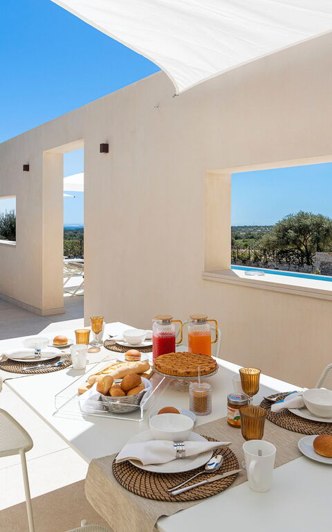 Villa Mora: Hage, Utendørs, Visningar