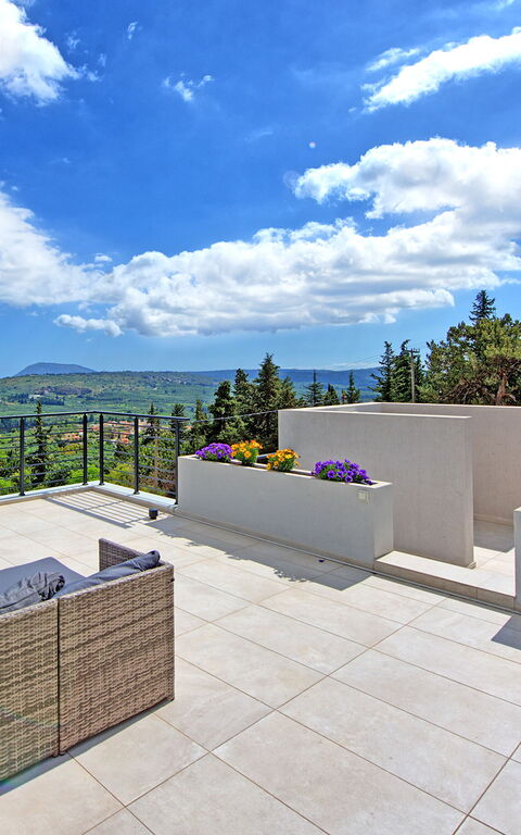 Villa Kallos: Sommer, Utendørs