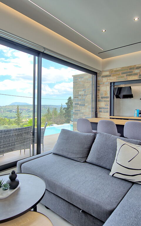 Villa Kallos: Kjøkken, Lunsjrom, Stue