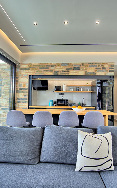 Villa Kallos: Kjøkken, Lunsjrom, Stue