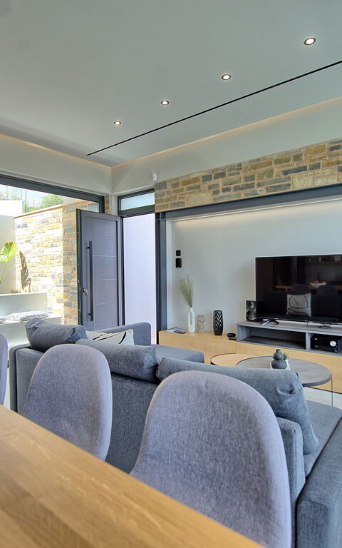 Villa Kallos: Kjøkken, Lunsjrom, Stue