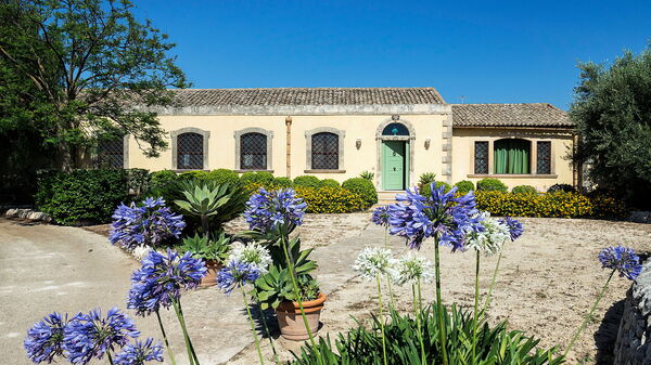 Don Salvatore: Eksteriør, Hovedinngang