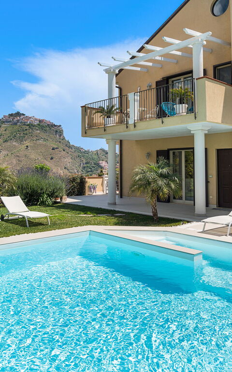 Villa Giutitta: basseng, Eksteriør, Hage