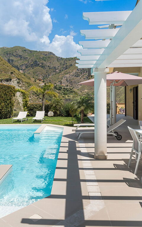 Villa Giutitta: basseng, Eksteriør, Hage