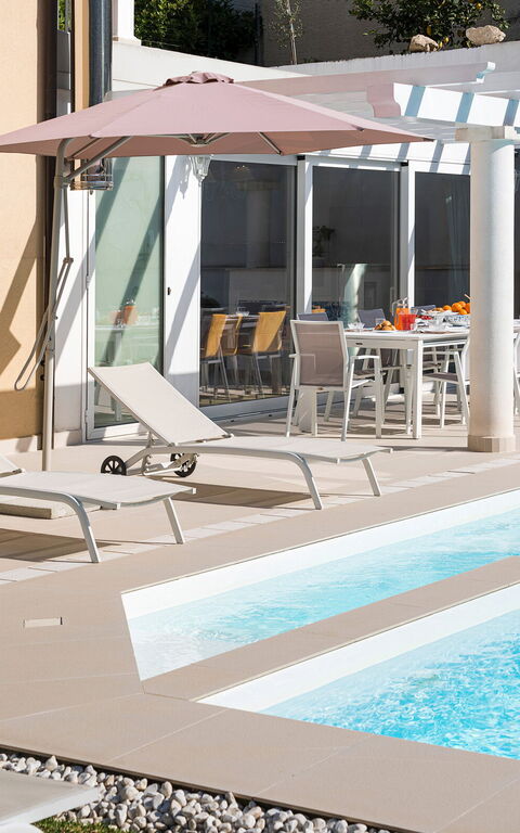 Villa Giutitta: basseng, Eksteriør