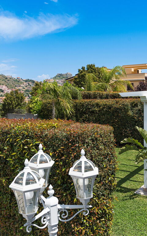 Villa Giutitta: Eksteriør, Hage