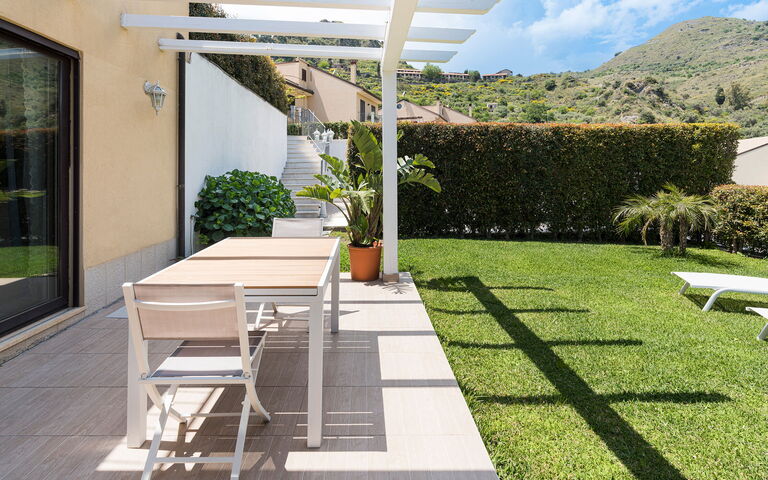 Villa Giutitta: Eksteriør, Hage