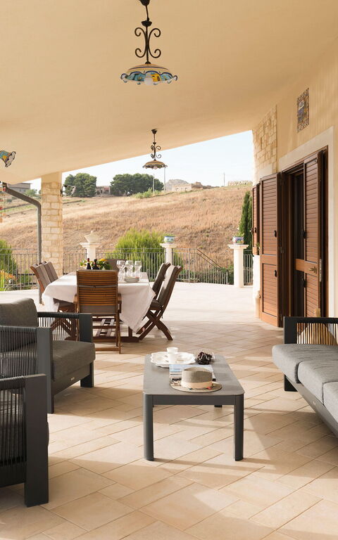 Villa Anthea: Eksteriør, Visningar