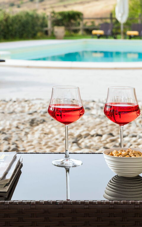 Villa Anthea: basseng, Eksteriør