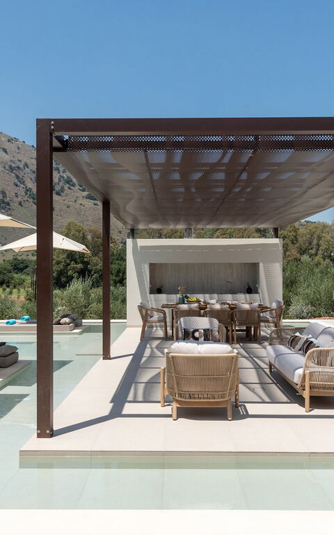 Villa El: Balkong / terrasse / uteplass, basseng