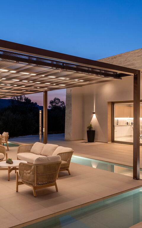 Villa El: Balkong / terrasse / uteplass, basseng