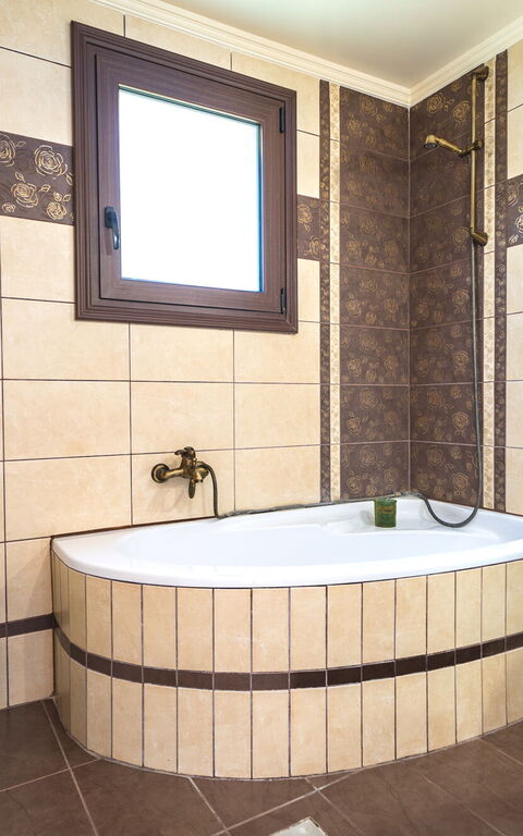 Iro Royal Villa: Baderom