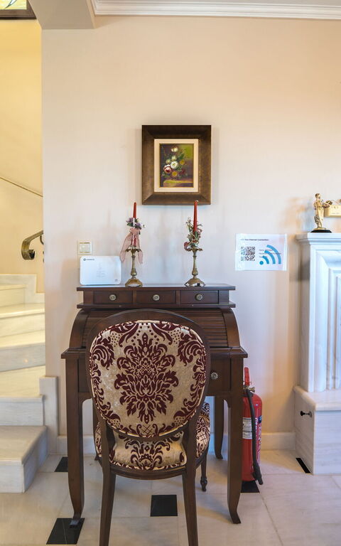 Iro Royal Villa: Stue