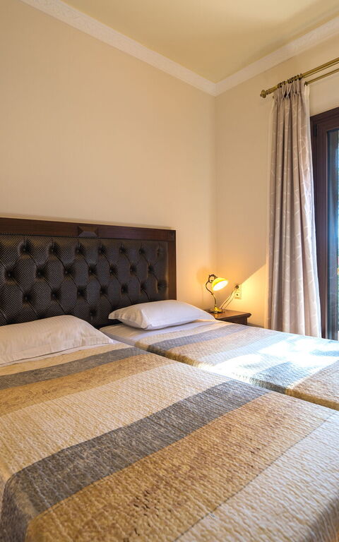 Iro Royal Villa: soverom