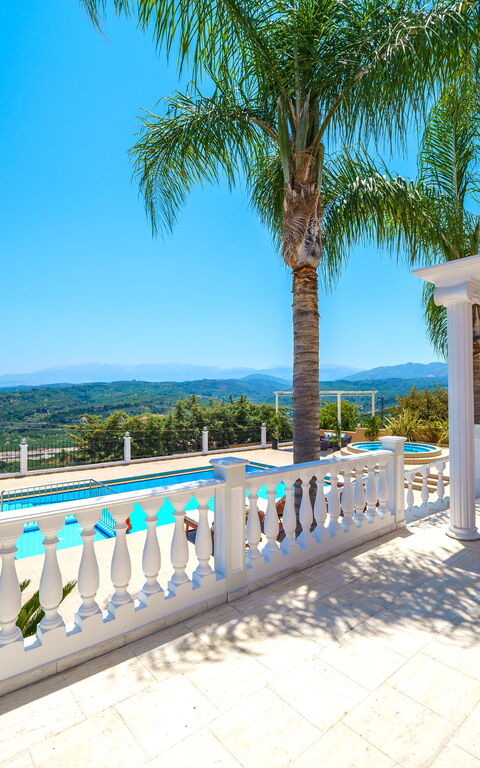 Iro Royal Villa: Balkong / terrasse / uteplass, basseng, Eksteriør, Utendørs