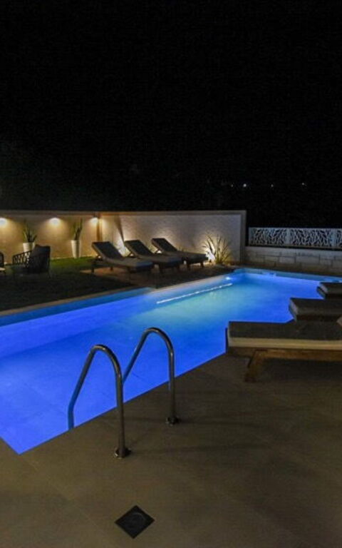 Villa Silentium Evilia: basseng, Eksteriør, Hage, Utendørs