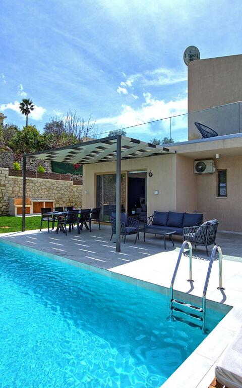 Villa Silentium Ionia: basseng, Utendørs