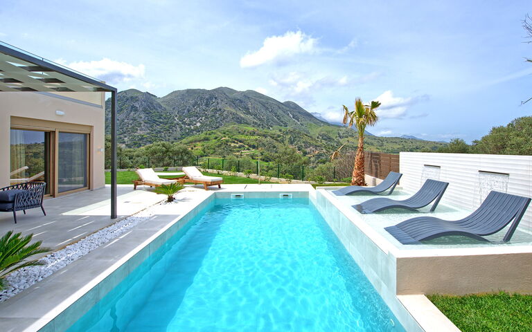 Villa Silentium Olia: basseng, Hage, Sommer, Utendørs