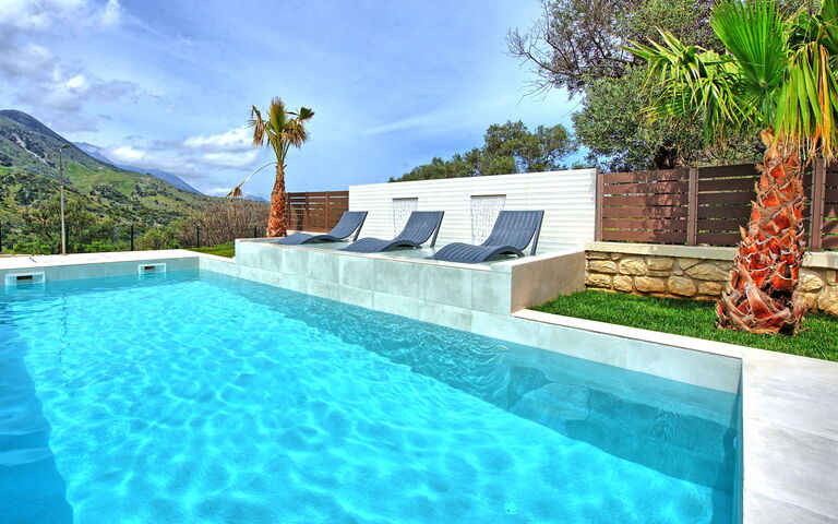 Villa Silentium Olia: basseng, Hage, Sommer, Utendørs