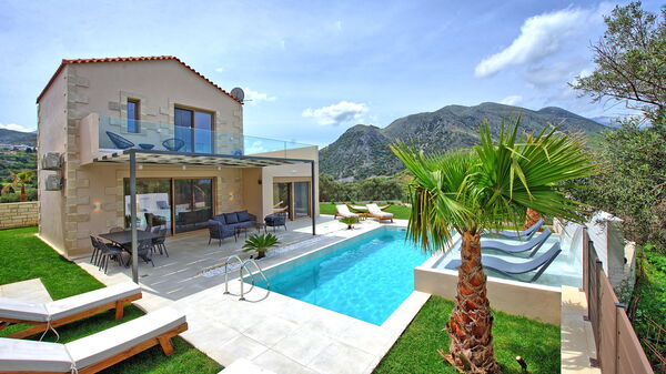 Villa Silentium Olia: basseng, Eksteriør, Hage, Sommer, Utendørs