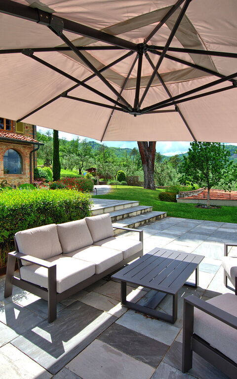 Villa Bellostare: Hage, Utendørs