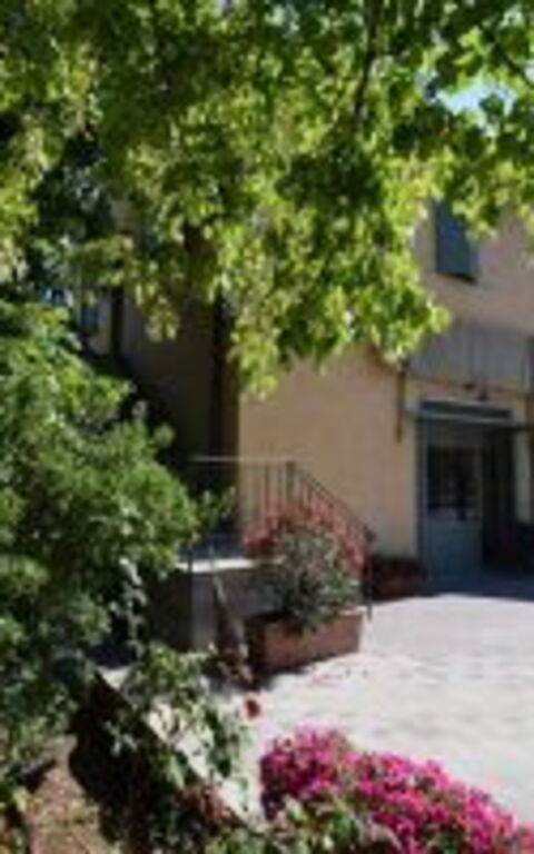 Bello Stare: Eksteriør, Utendørs