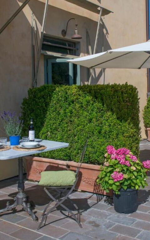 Bello Stare: Eksteriør, Utendørs