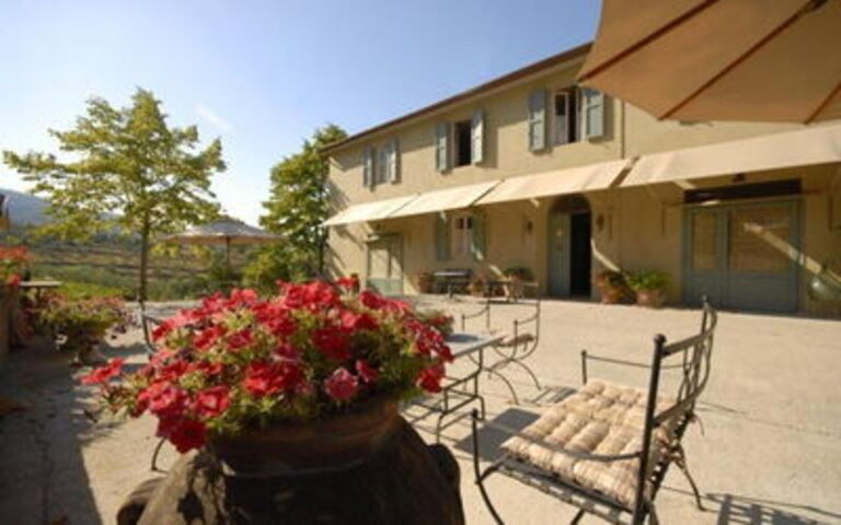 Bello Stare: Eksteriør, Utendørs