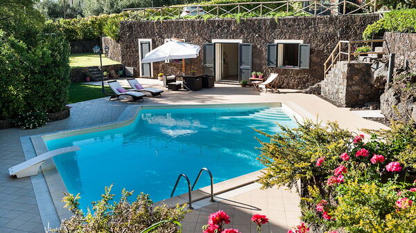 Villa Montefiore: basseng, Eksteriør, Utendørs