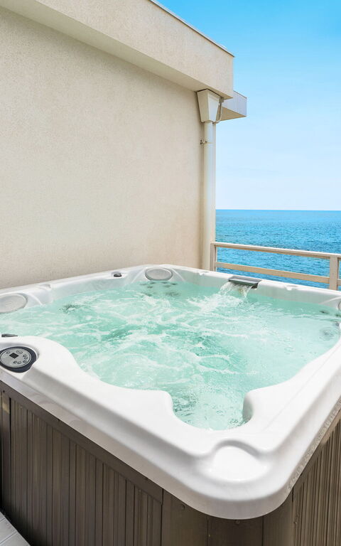 Villa Hermes: Sommer, Utendørs, Velferd, Visningar