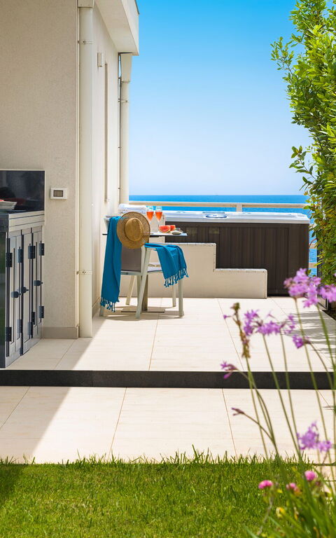 Villa Hermes: Hage, Sommer, Utendørs, Visningar