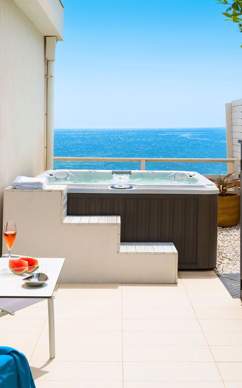 Villa Hermes: Sommer, Utendørs, Visningar